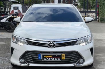 White Toyota Camry 2016 for sale in Quezon 