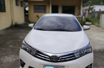 Pearl White Toyota Corolla Altis 2015 for sale in Automatic