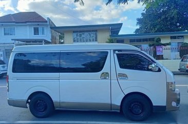 Selling Pearl White Toyota Hiace Super Grandia 2013 in Antipolo