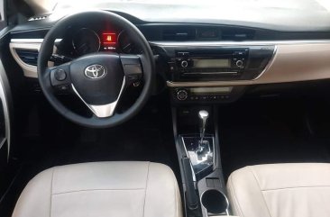 Selling Grey Toyota Altis 2016 in Quezon City