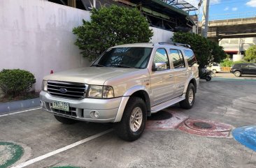 Selling Silver Ford Everest 2004 in Quezon City