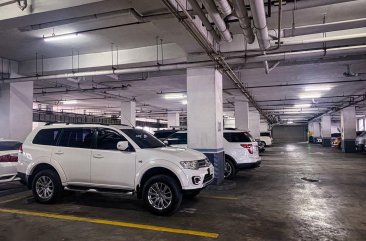 White Mitsubishi Montero 2014 for sale in Manual