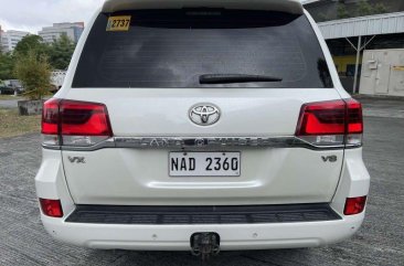 Selling Pearl White Toyota Land Cruiser 2017 in Pasig