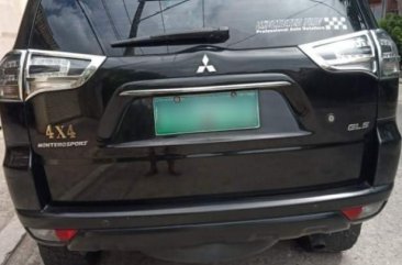 Selling Black Mitsubishi Montero 2010 in Manila