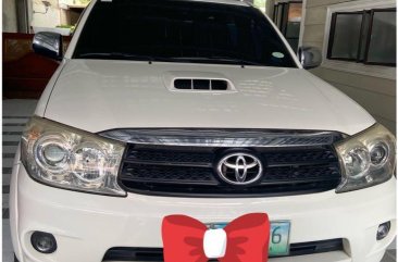 Pearl White Toyota Fortuner 2010 for sale in Automatic