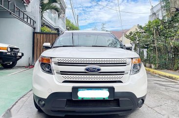 Selling White Ford Explorer 2013 in Bacoor