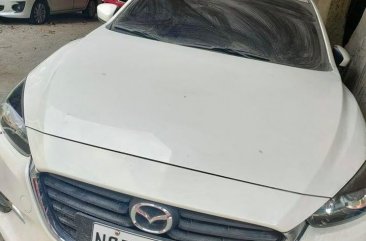 Selling Pearl White Mazda 3 2018 in Quezon City