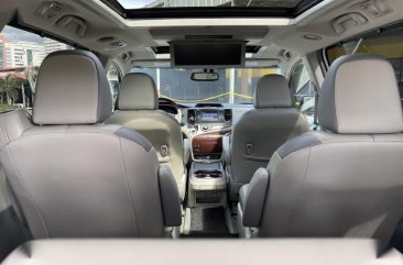 Pearl White Toyota Sienna 2014 for sale in Automatic