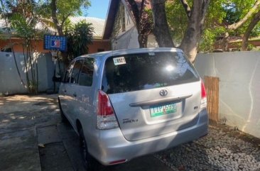 Selling Silver Toyota Innova 2012 in Manila