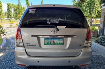 Selling Silver Toyota Innova 2011 in Biñan