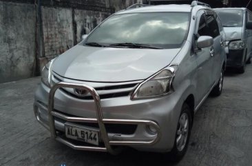 Selling Silver Toyota Avanza 2015 in Manila