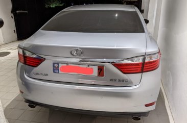 Selling Silver Lexus ES 2013 in San Pedro