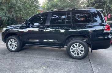 Selling Black Toyota Land Cruiser 2018 in Marikina