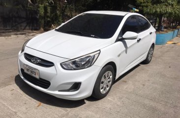 White Hyundai Accent 2018 for sale in Manual