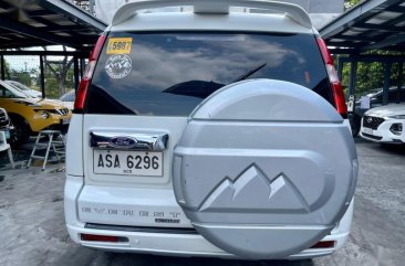 White Ford Everest 2015 for sale in Automatic