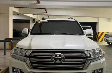 Pearl White Toyota Land Cruiser 2019 for sale in Automatic