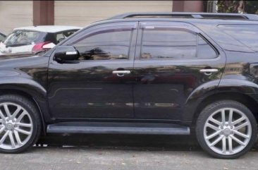 Sell Black 2010 Toyota Fortuner in Quezon City