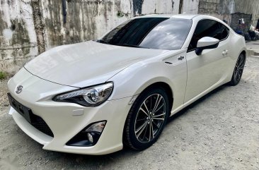 Pearl White Toyota 86 2013 for sale in Quezon City