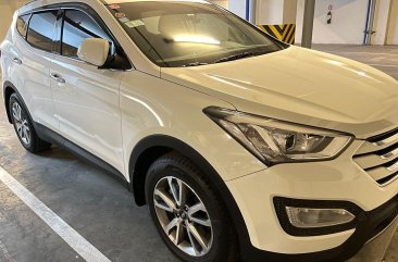 Selling White 2017 Hyundai Santa Fe in Malay