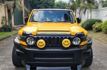 Selling Yellow Toyota Fj Cruiser 2018 in Malabon