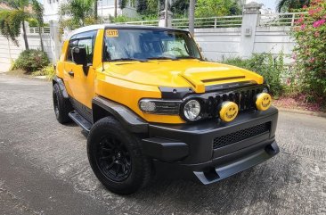 Selling Yellow Toyota Fj Cruiser 2018 in Malabon