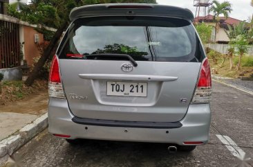 Selling Silver Toyota Innova 2012 in Parañaque