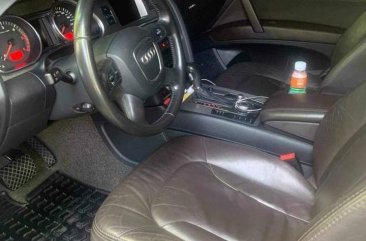 Pearl White Audi Q7 2007 for sale in Makati 