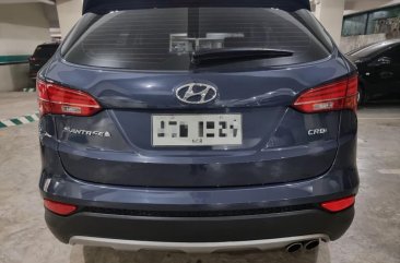 Selling Black Hyundai Santa Fe 2015 in Manila