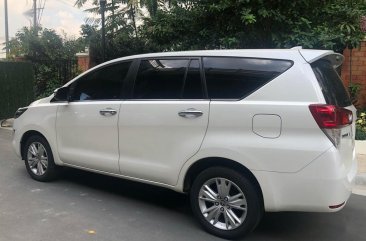 Selling White Toyota Innova 2020 in Makati