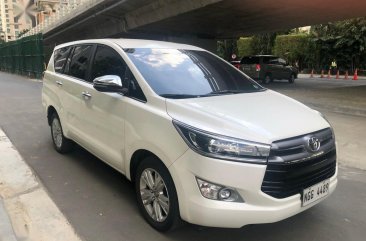 Selling White Toyota Innova 2020 in Makati