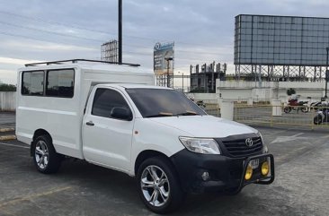 Selling White Toyota Hilux 2015 in Pateros