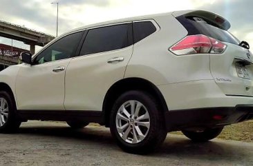 White Nissan X-Trail 2015 for sale in Makati 