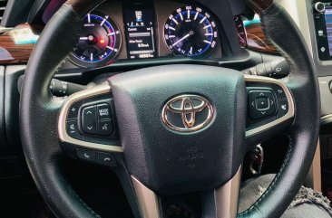 Selling Blue Toyota Innova 2017 in Angono