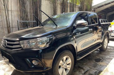 Selling Black Toyota Hilux 2017 in Quezon