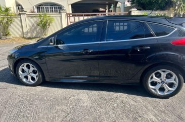 Selling Black Ford Focus 2014 in Makati