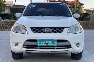 Selling White Ford Escape 2012 in Parañaque
