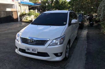 Selling Pearl White Toyota Innova 2012 in San Mateo