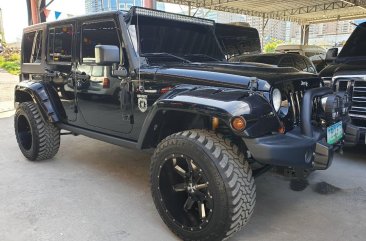 Selling Black Jeep Wrangler Rubicon 2011 in Cainta