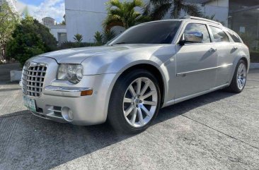 Pearl White Chrysler 300C 2010 for sale in Pasig