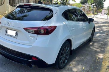 White Mazda 3 2015 for sale in Las Piñas