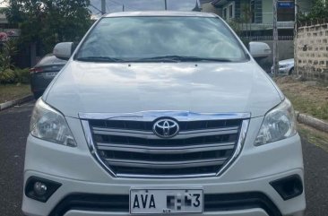 Selling White Toyota Innova 2015 in Quezon