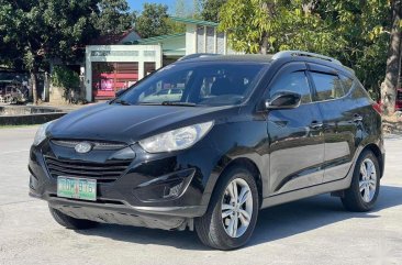 Selling Black Hyundai Tucson 2012 