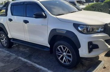 Selling White Toyota Hilux 2018 in Pozorrubio