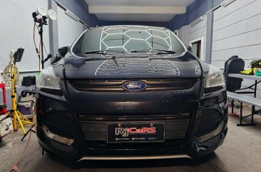 Selling Grey Ford Escape 2016 in Manila