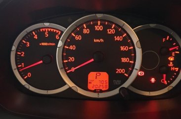 Selling Silver Mitsubishi Strada 2013 in Manila