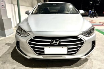 Selling Pearl White Hyundai Elantra 2018 in Quezon 