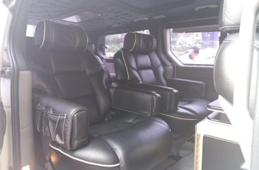 Sell White 2017 Hyundai Starex in Manila