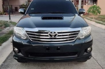 Selling Black Toyota Fortuner 2013 in Imus