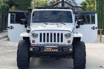 Pearl White Jeep Wrangler 2014 for sale in Quezon 