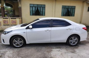 Selling Pearl White Toyota Corolla altis 2015 in Alfonso